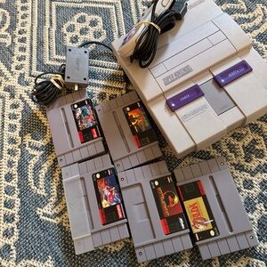 Super Nintendo Entertainment System Console with Gray Controller